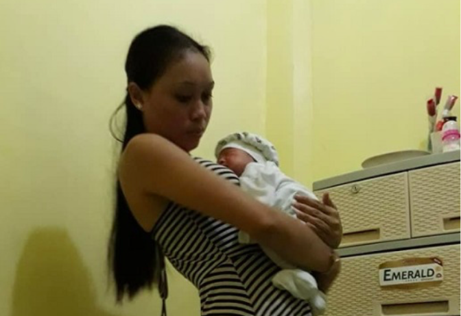 Woman took one look at this photo of her and her child and immediately began praying - Alvinology