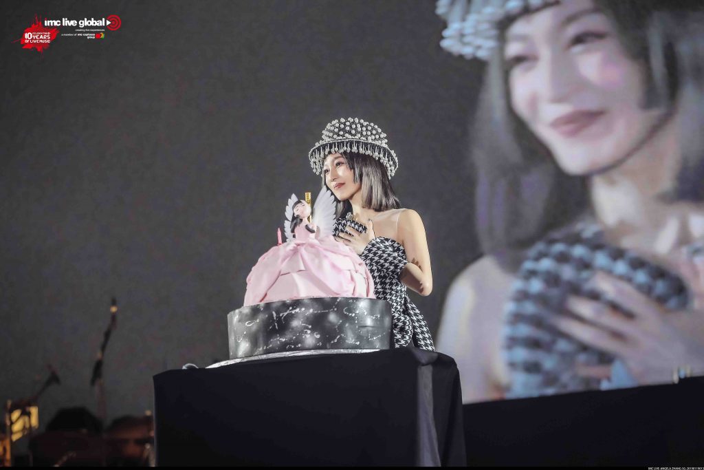 Angela Zhang (張韶涵) celebrates 37th birthday in Singapore as part of her JOURNEY「 旅程 」World Tour 2019 concert round - Alvinology
