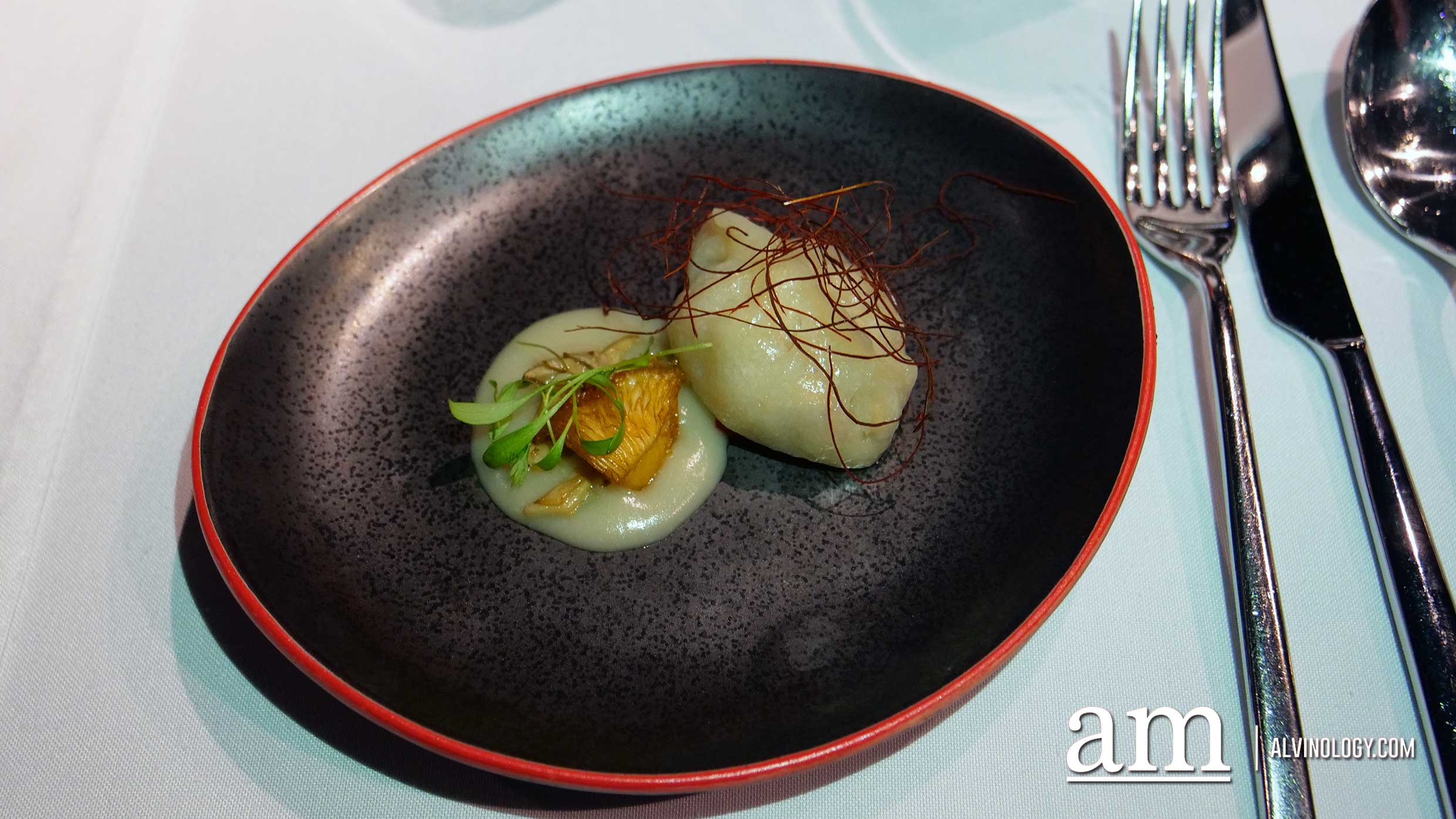 KweiChow MouTai (贵州茅台) X Restaurant Labyrinth "Ang Moh" Chicken Rice, Kin Yan Abalone Mushroom - home-milled rice flour, grandma's chili sauce and braised chicken