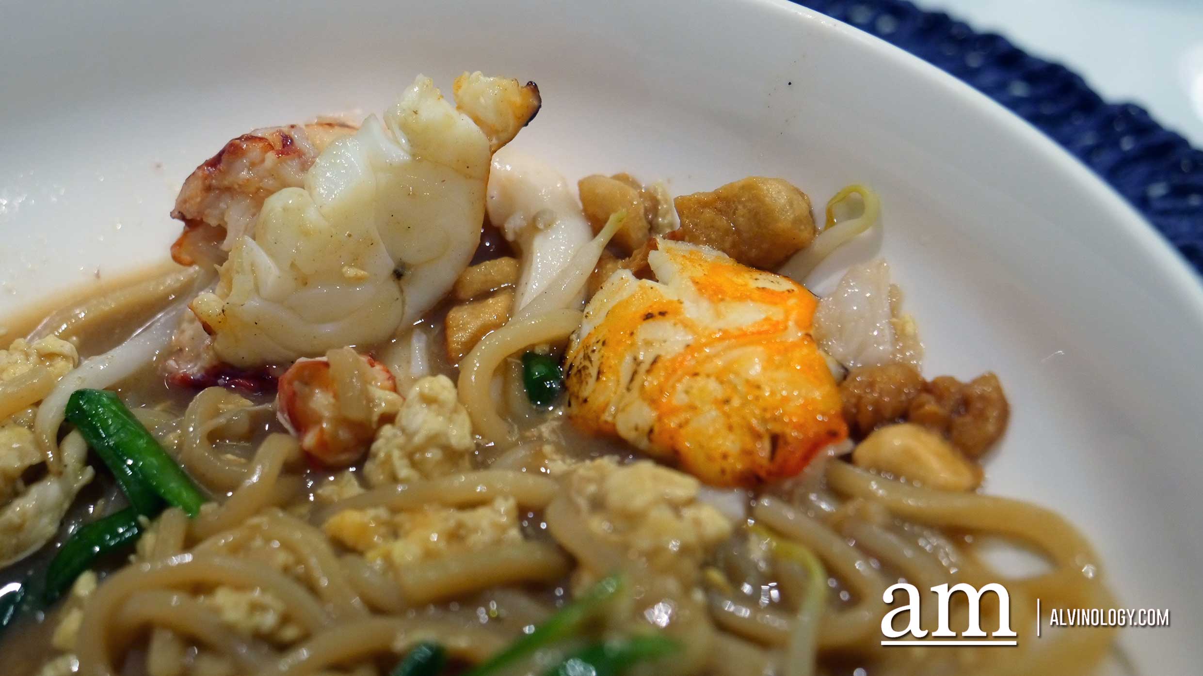 Luxurious fried Hokkien prawn noodle served with lobster