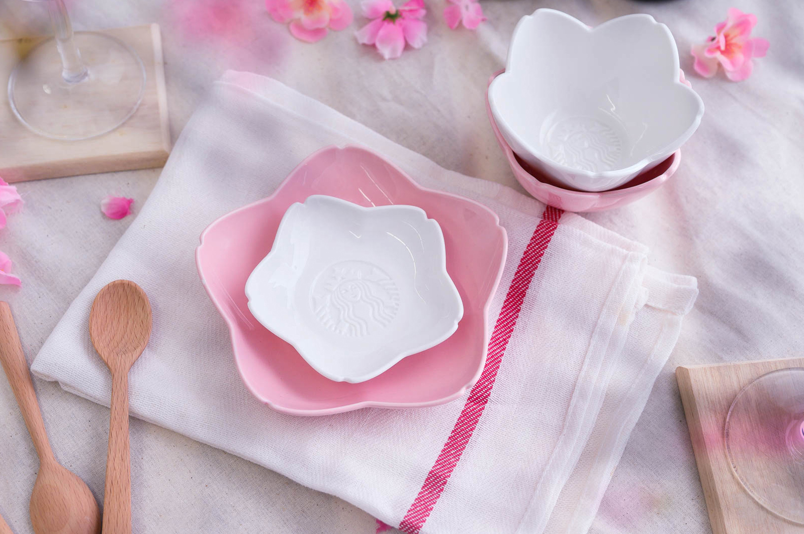 New Cherry Blossom-inspired Frappuccinos and Sakura Merchandise await at Starbucks New Cherry Blossom-inspired Frappuccinos and Sakura Merchandise await at Starbucks - Alvinology