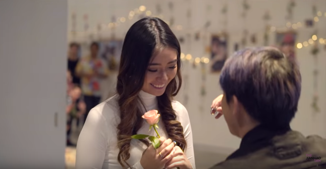 Jianhao Tan proposes to his girlfriend Debbie in a fake event, netizens bitter at how sweet everything was - Alvinology