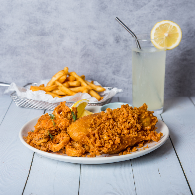 Looking for Singapore's best fish and chips? Try Captain Snapper's fish and chips at habitat by honestbee Seafood bundle
