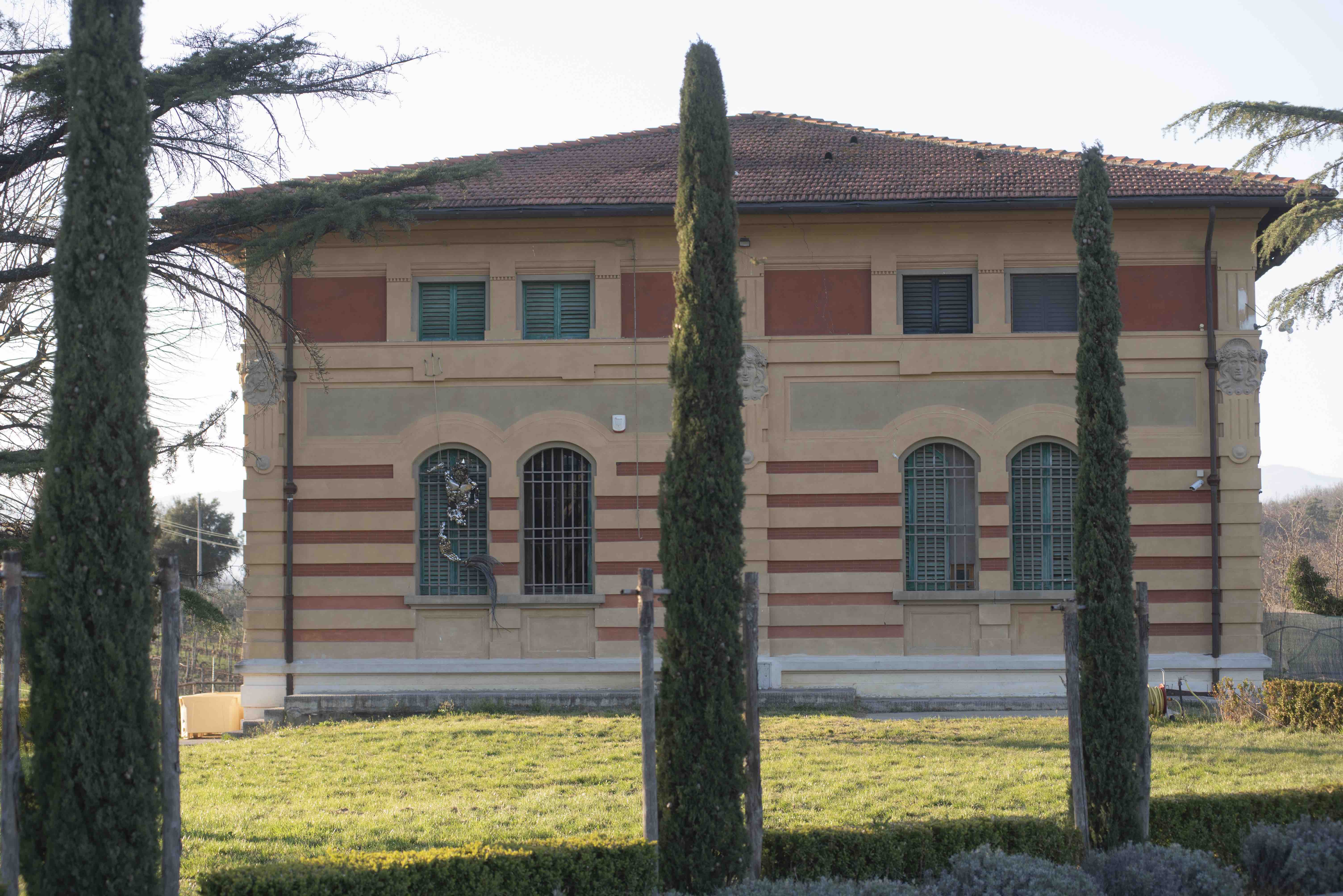 Pair your favourite Italian dishes with Italian wines from Fattoria Betti, a family-run winery in Tuscan - Alvinology