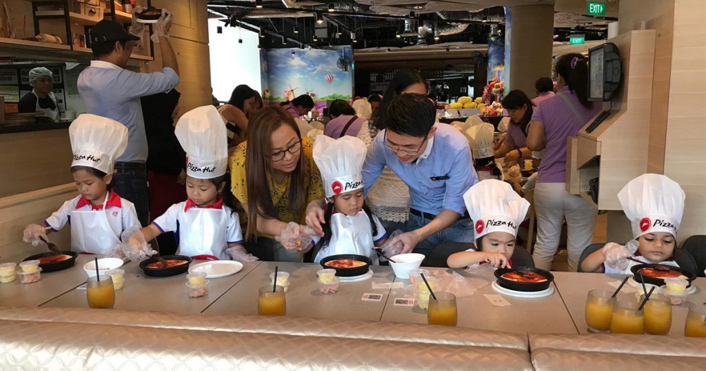 Father and child can have a Pizza Making bonding this Father’s Day at Pizza Hut [Register Here] - Alvinology
