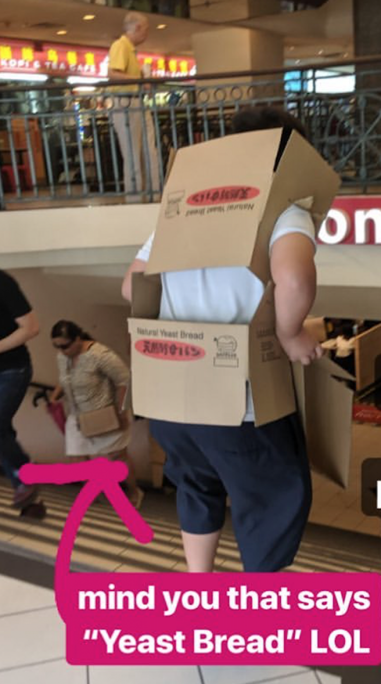 Netizens make fun of boy wearing cardboard boxes to enter a LAN shop during school hours while in uniform - Alvinology