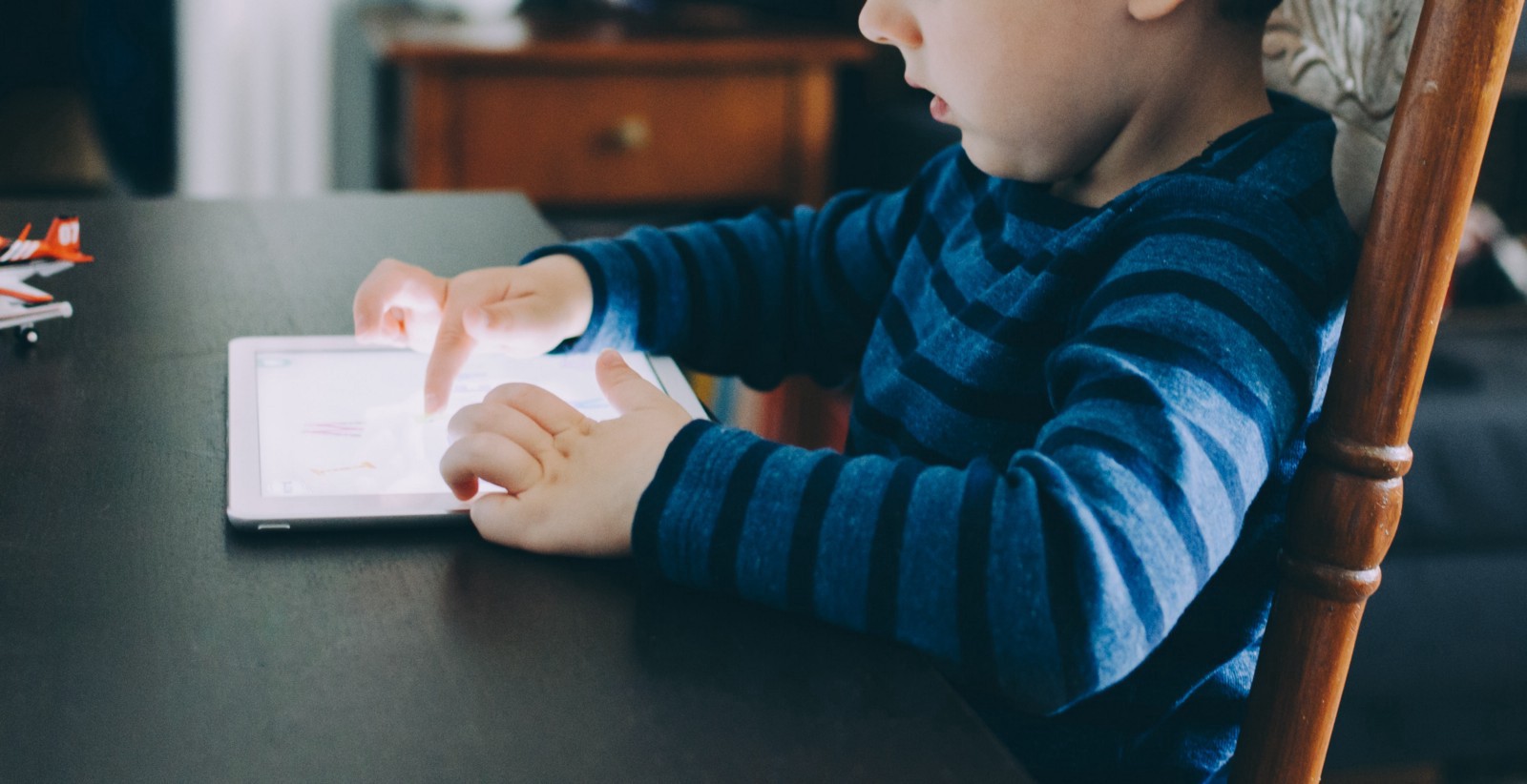 Singaporean dad creates education app for his 1 year old to combat screen addiction - Alvinology