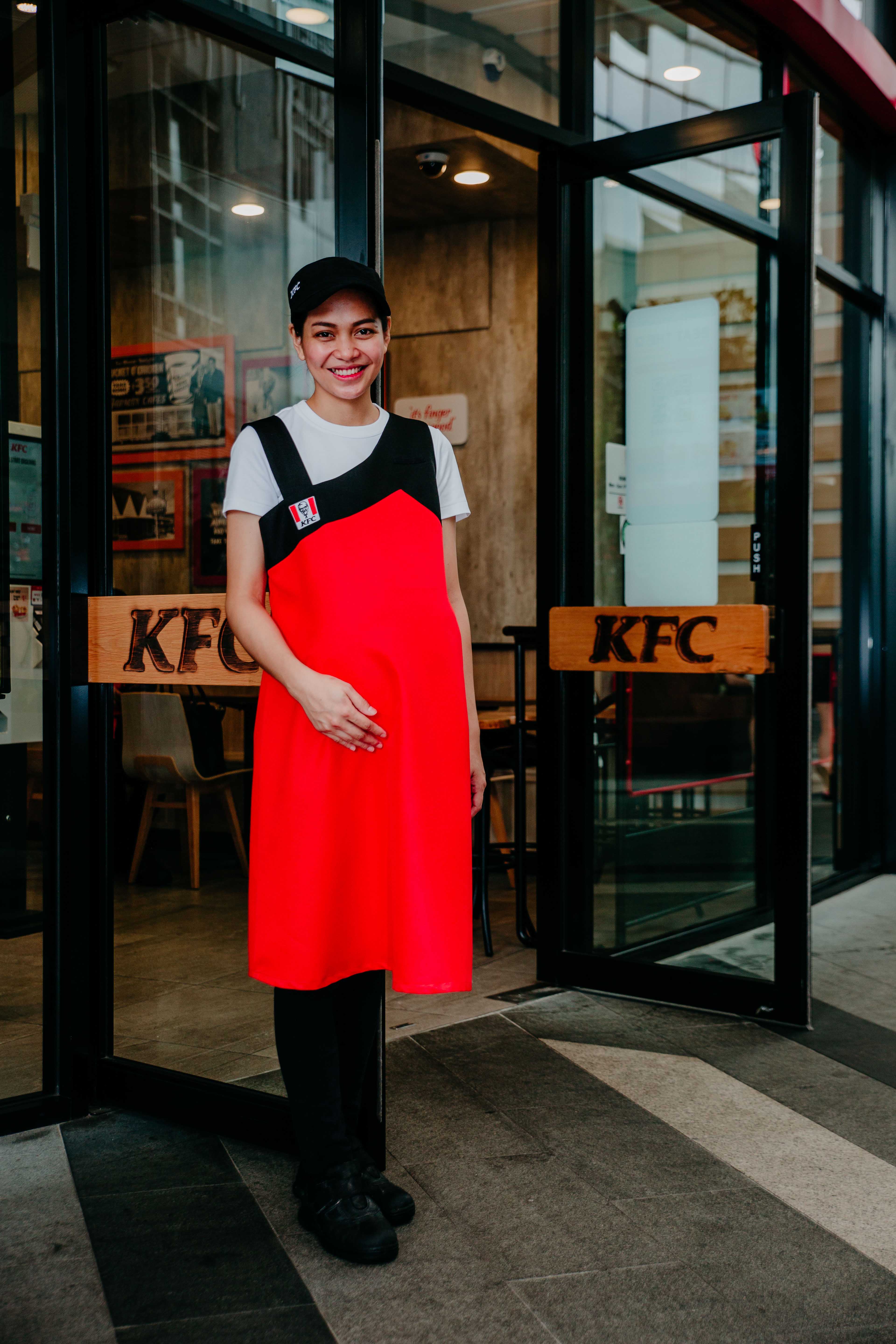 KFC x Thomas Wee: KFC Singapore launches brand-new uniforms in recognition of its staff KFC x Thomas Wee: KFC Singapore launches brand-new uniforms in recognition of its staff - Alvinology