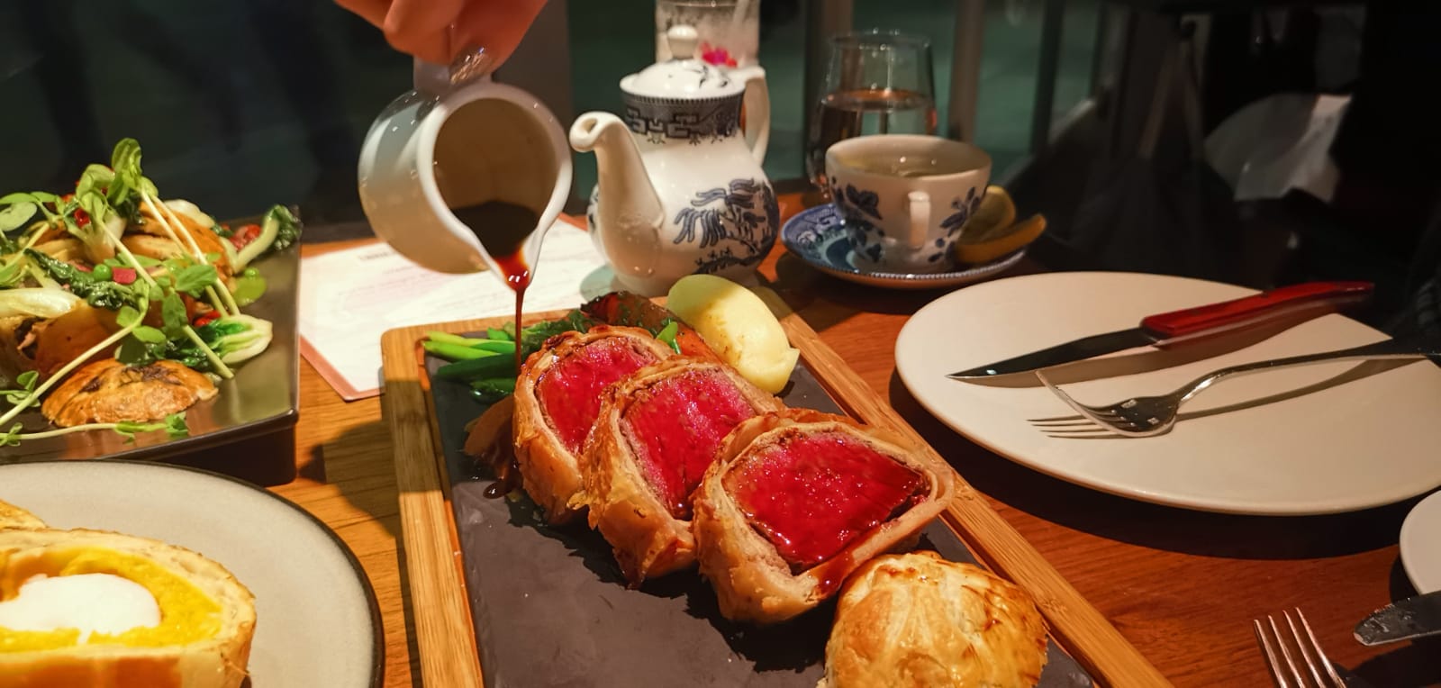 signature beef filet wellington (S$80++)