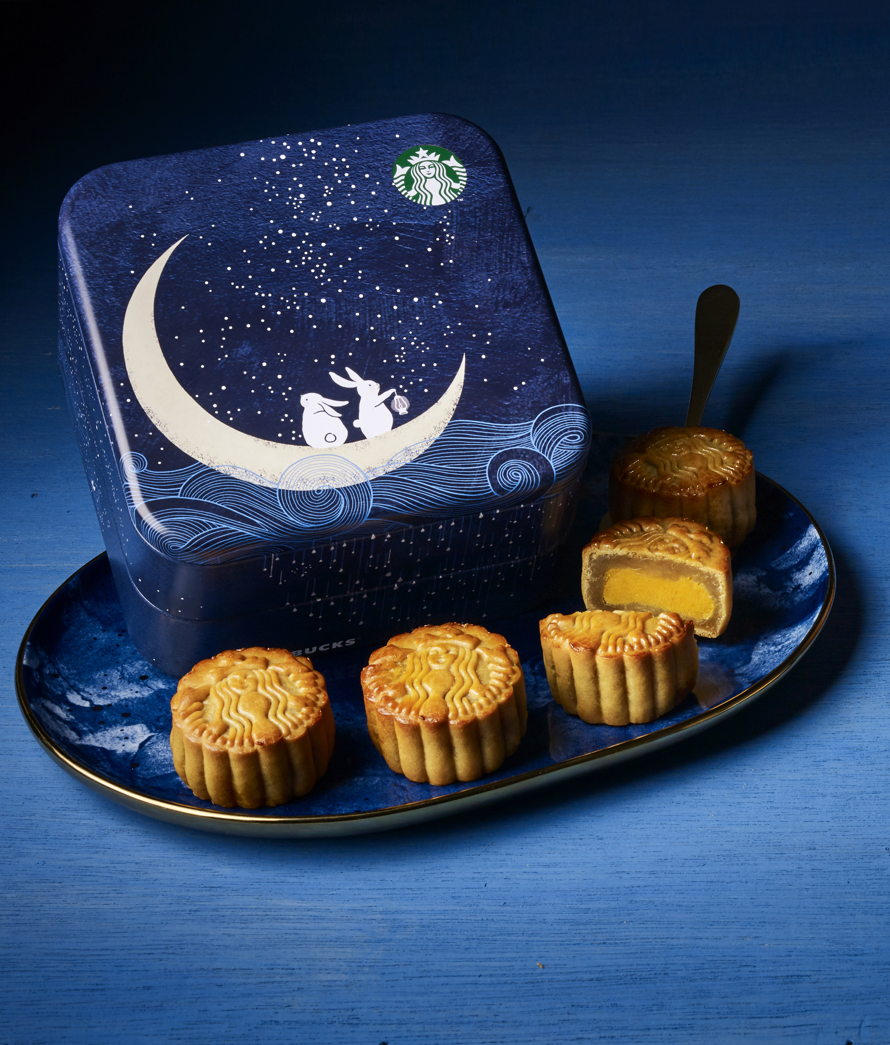 Starbucks welcomes Mid-Autumn Festival with new mooncakes, merchandise, and a 15% discount - Alvinology
