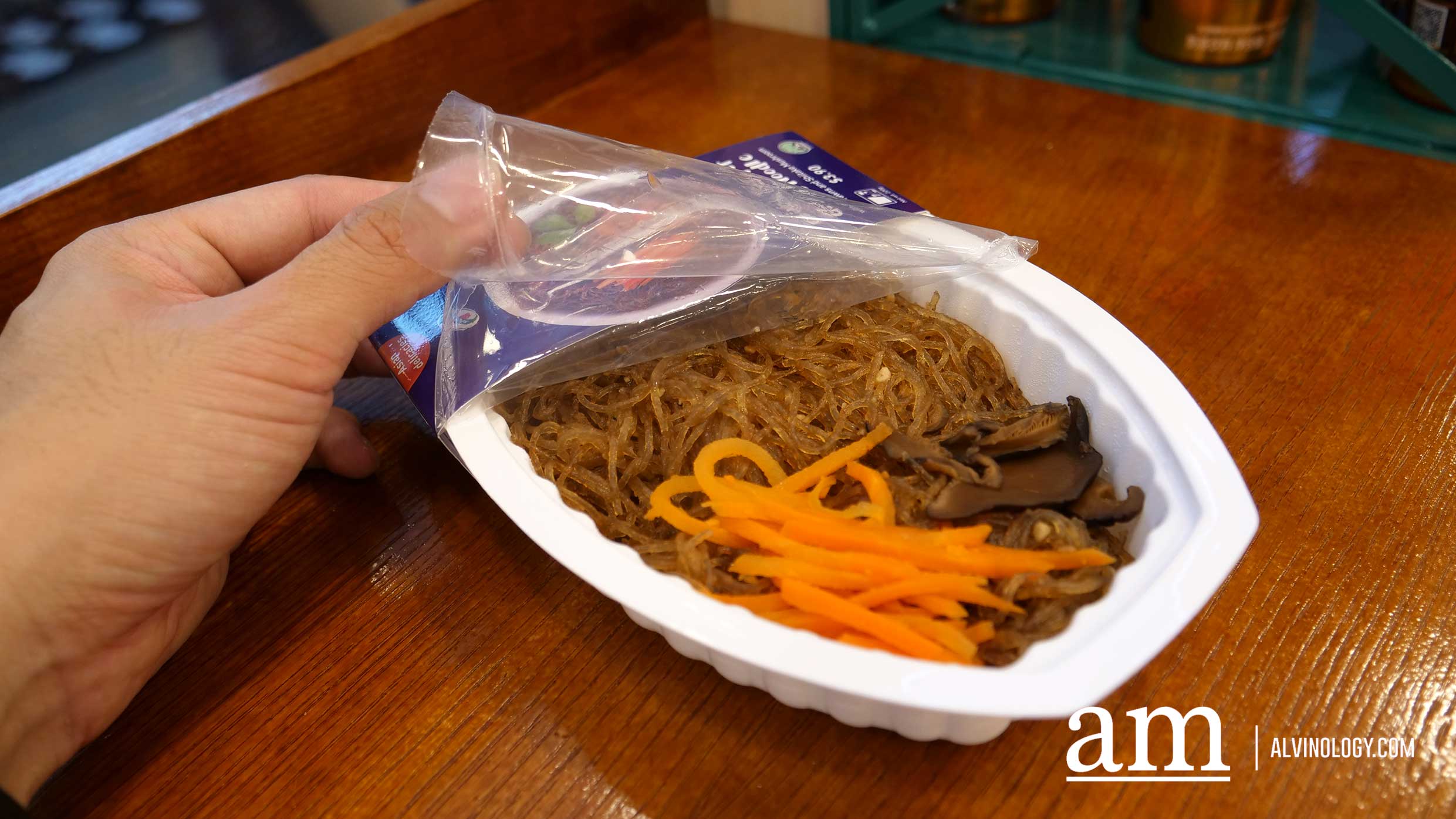 Luncheon Meat Onigiri to Korean Bibimpap: Five Surprisingly Exotic Ready-to-eat Meals at 7-Eleven Singapore - Alvinology