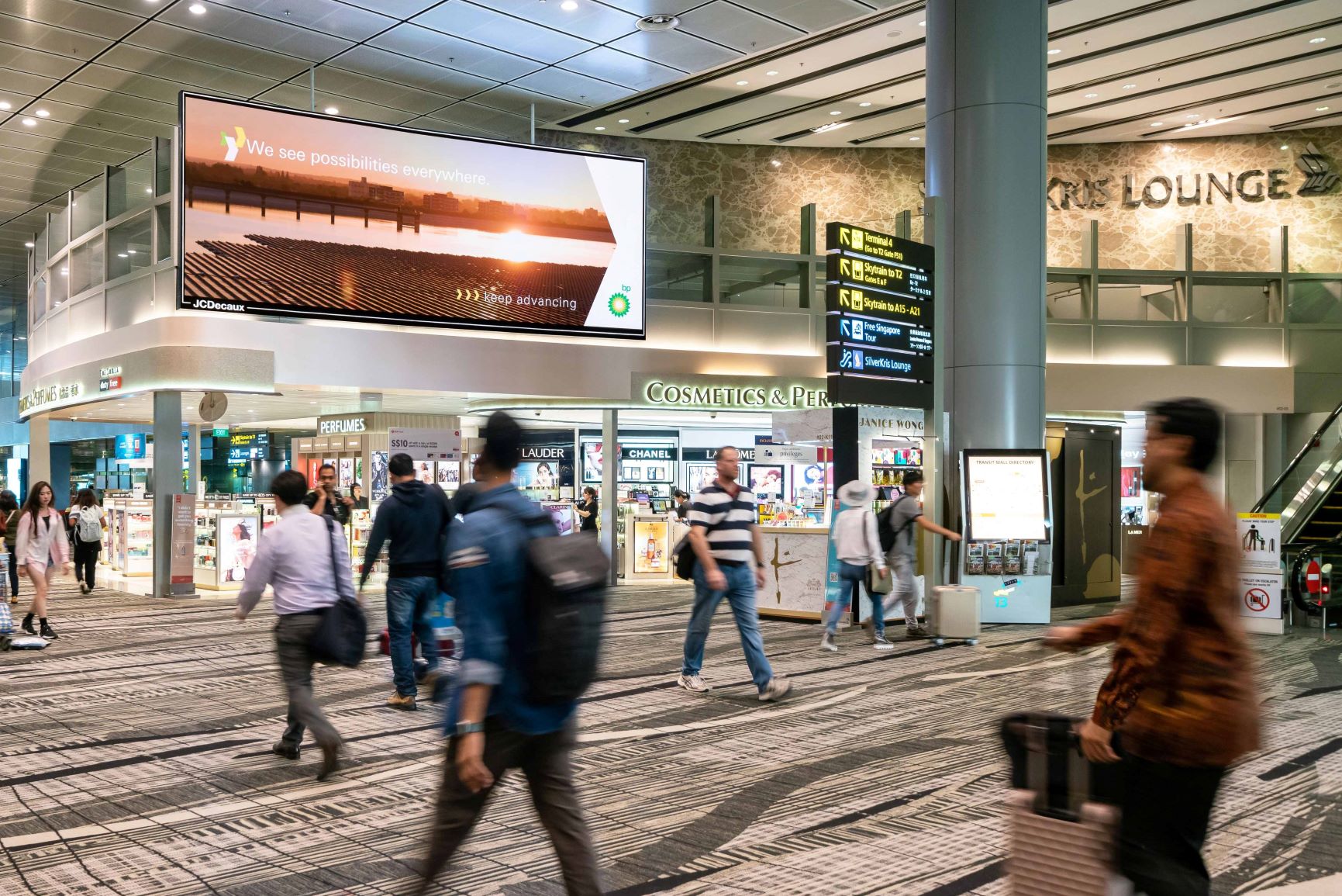 The Use of Digital Airport Billboards in Advertising - Alvinology