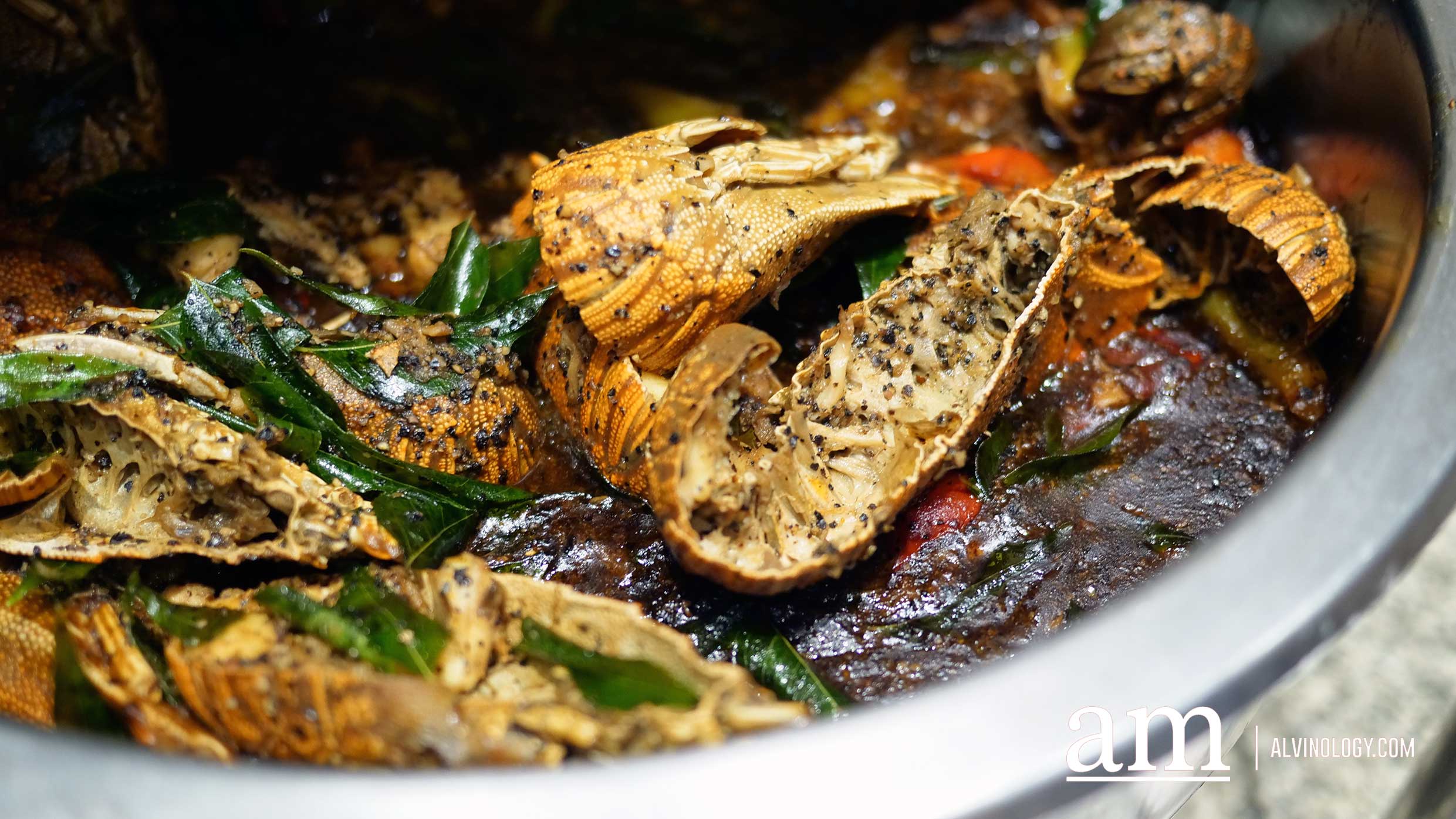 Stir-fried Black Pepper Crayfish