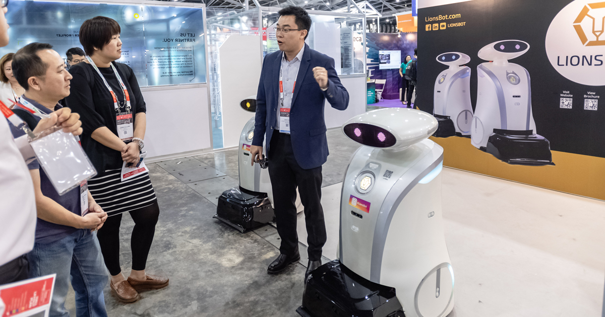 This new Mopping Robot can clean 3 basketball courts in an hour using 80 times less water, and it's available for rent - Alvinology
