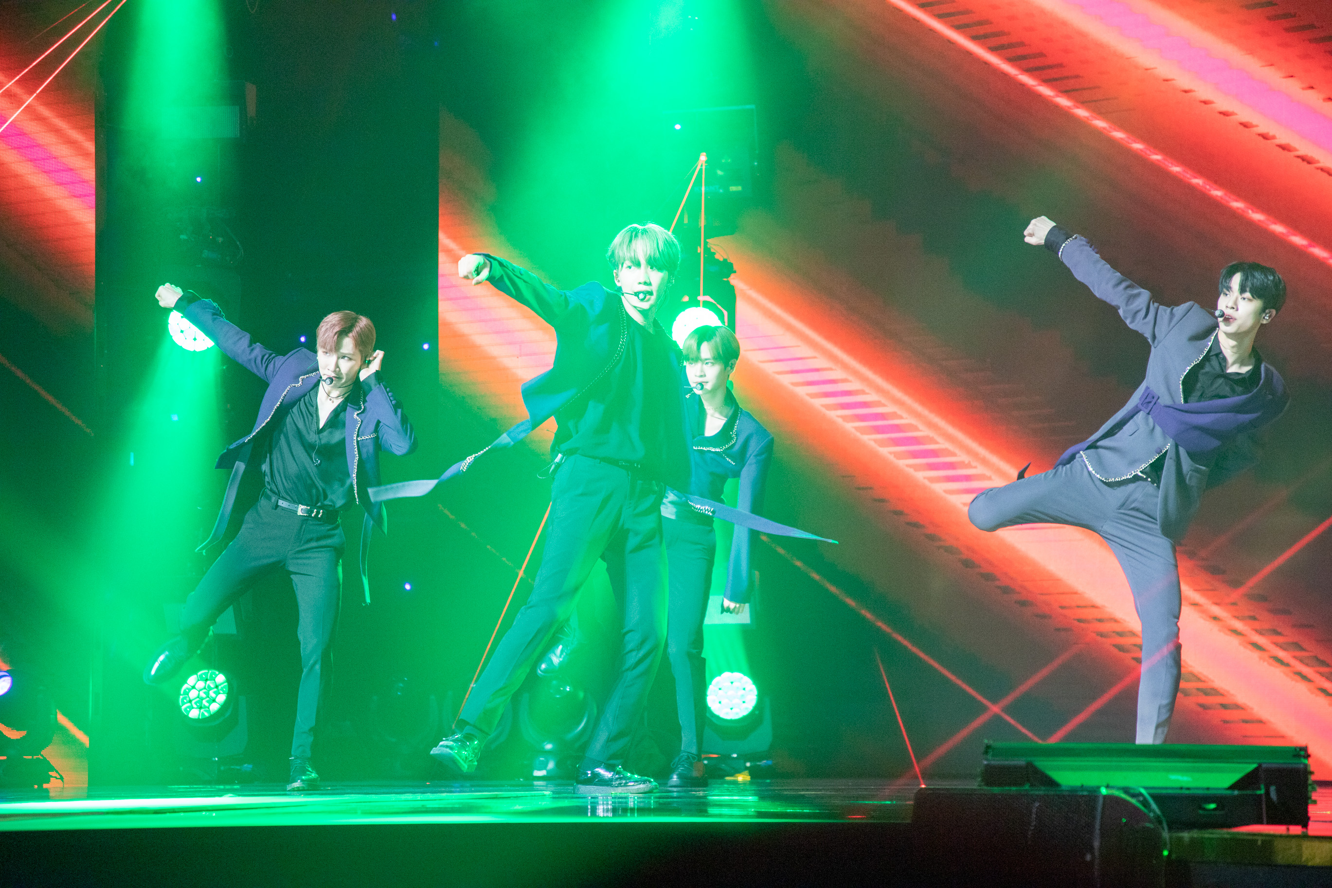 AB6IX and line-up of Asian celebrities dazzle at StarHub Night of Stars 2019 - Alvinology