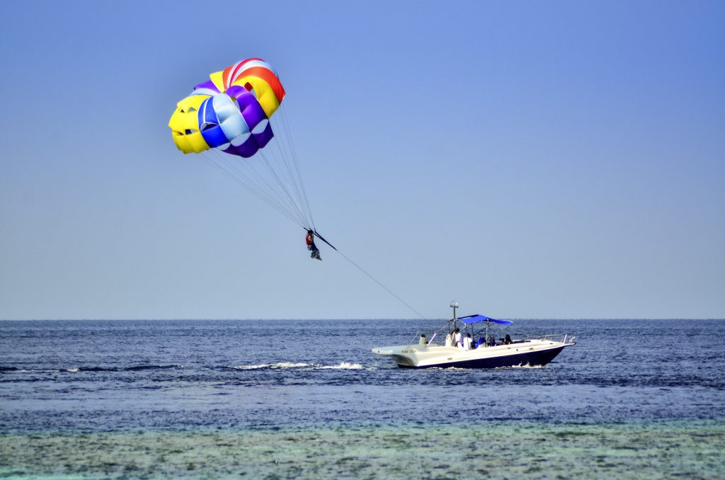 You can rent the entire Maldives Meradhoo Island Resort for a cool $1 million and invite 70 very lucky guests - Alvinology