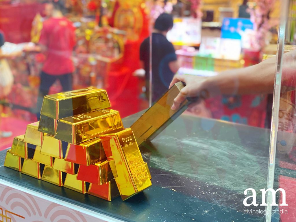 Lift a 10kg gold bar at Chinatown Point and stand a chance to win up to $1,888* CASH! - Alvinology