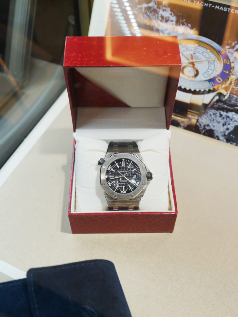 Here are some watches & jewellery pieces which are up to 50% cheaper at ValueMax any time of the year - Alvinology