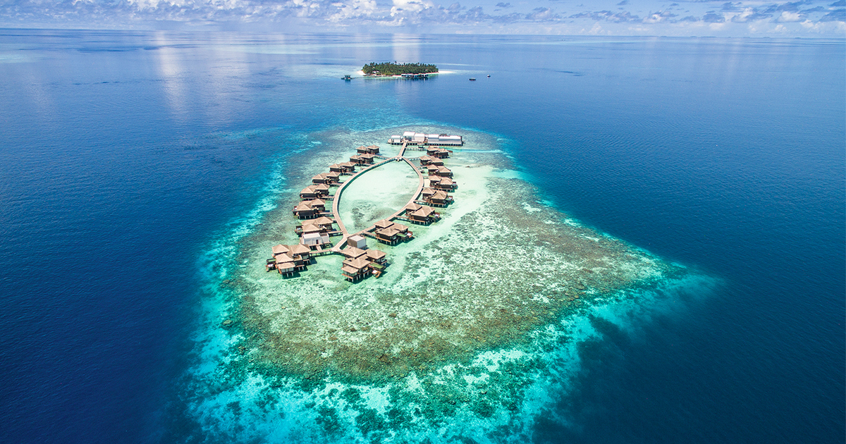 You can rent the entire Maldives Meradhoo Island Resort for a cool $1 million and invite 70 very lucky guests - Alvinology