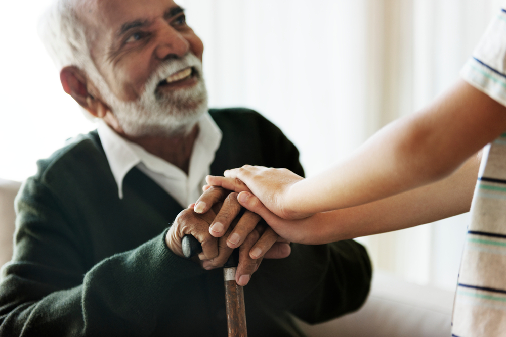 How to prevent falls among the elderly at home - Alvinology