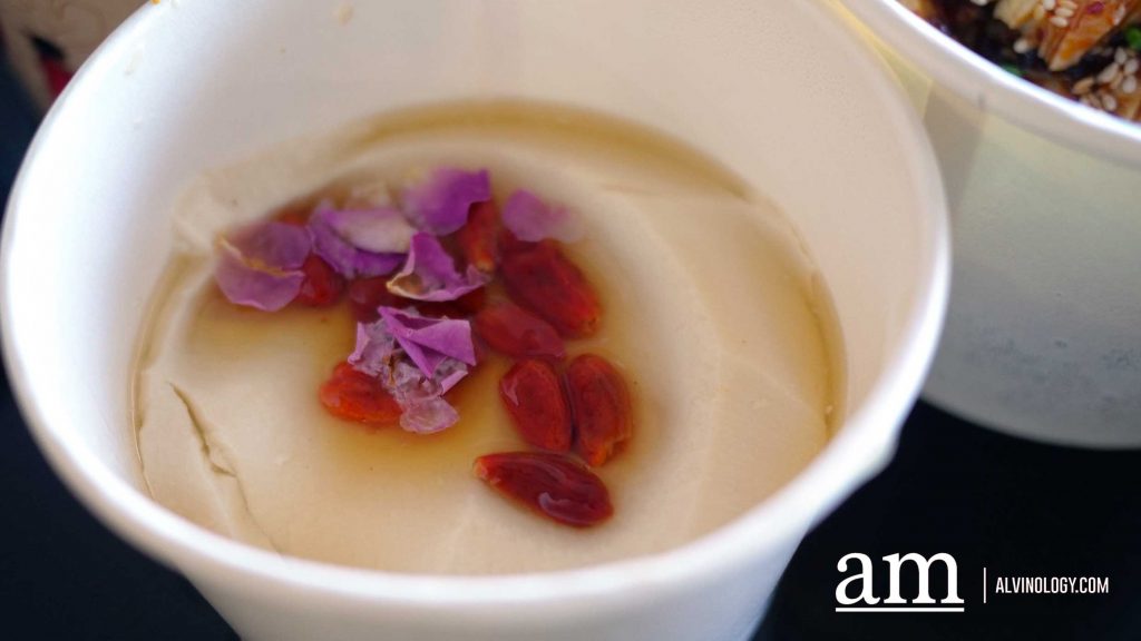  甜品ニ味 Dessert Two Style - 玫瑰花豆花 Homemade Fine Bean Curd with Rose Petals