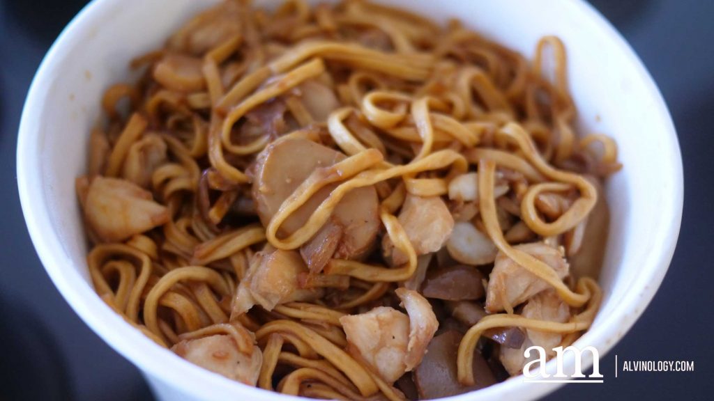 蟹肉干烧伊面 Braised "Ee Fu" Noodles with Crab Meat
