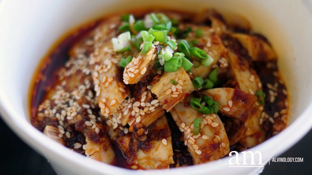 三小围碟 Combination of Three Delicacies - Spicy Sichuan Mala Chicken