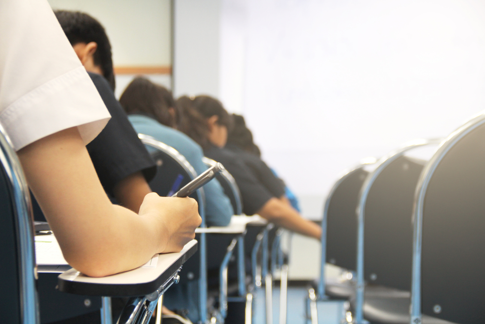Top TEFL Courses for Travelers: How English Teaching Certifications Can Turn Your Wanderlust into a Career - Alvinology