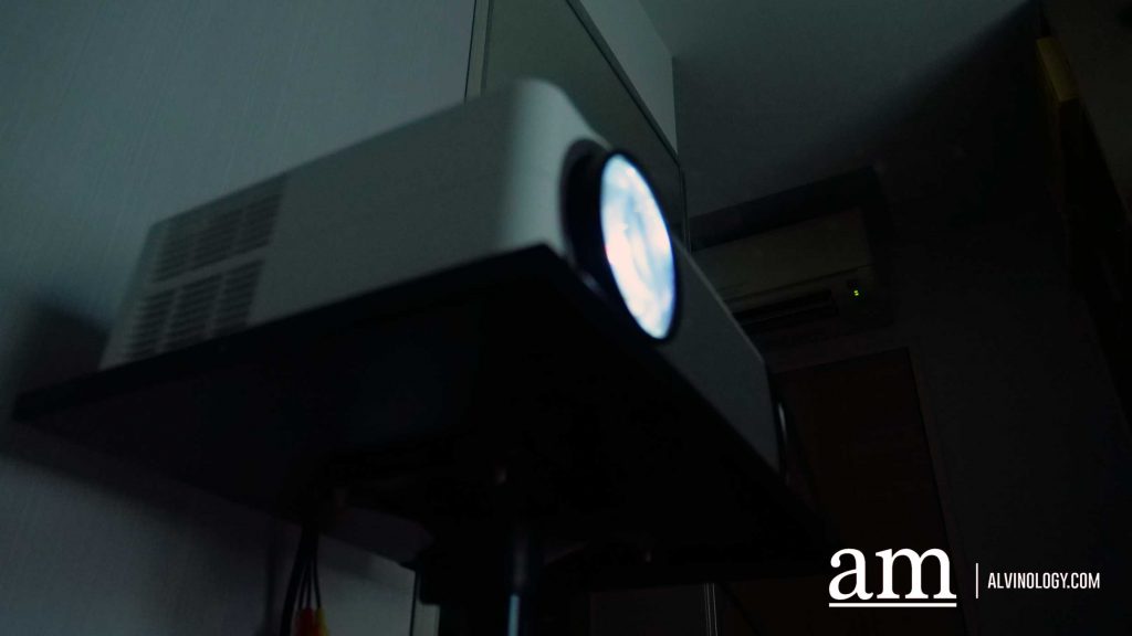 [#SUPPORTLOCAL] Get your Own Home-Theatre with This S$299 LUMOS Smart Projector - Alvinology