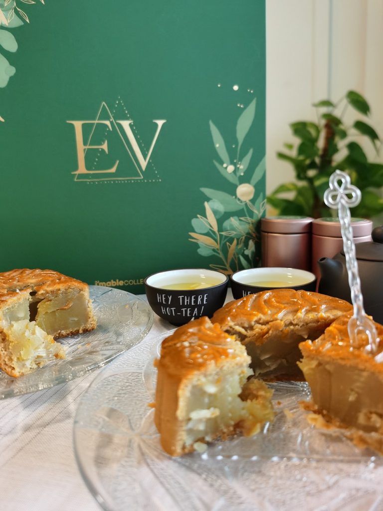 [Mooncakes for a Cause] Celebrate Mid-Autumn Festival with Enabling Village Mooncake Gift Set - Alvinology