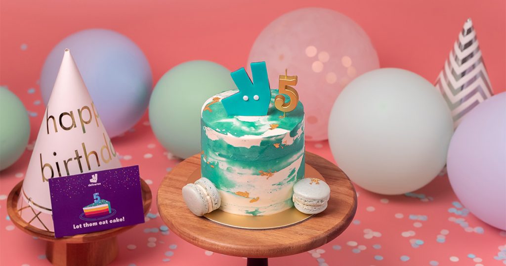 [GIVEAWAY] Deliveroo celebrates 5 years serving cakes, giving away over $150K worth of prizes, dining vouchers, and a swanky two-day family staycation package! - Alvinology