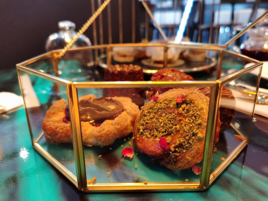 [Review] Cakes of Versailles High Tea Menu by 2am: dessertbar, Janice Wong - Alvinology