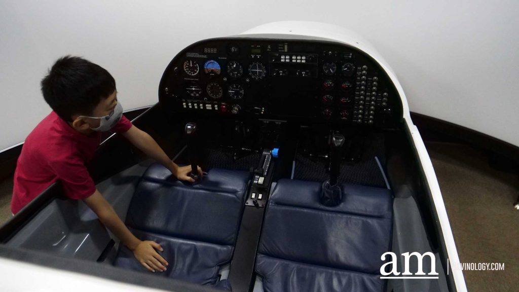 [REVIEW] Flight Simulator Experience by AEROVIATION at Oxley Bizhub, Singapore - Alvinology