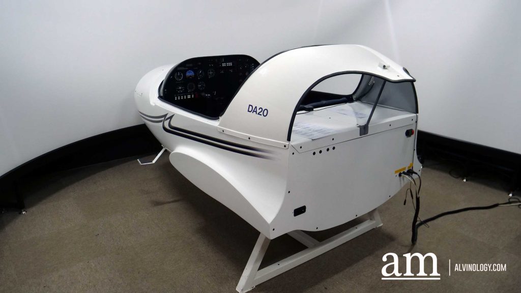 [REVIEW] Flight Simulator Experience by AEROVIATION at Oxley Bizhub, Singapore - Alvinology