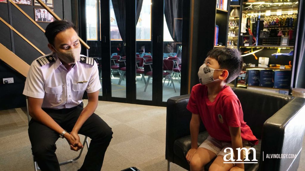 [REVIEW] Flight Simulator Experience by AEROVIATION at Oxley Bizhub, Singapore - Alvinology