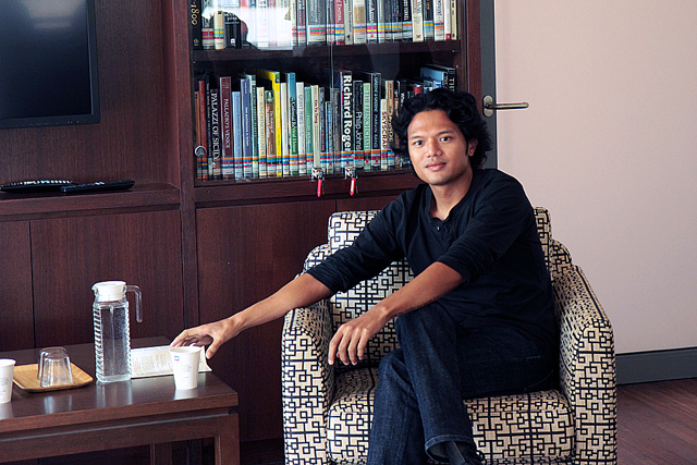 Dr. Jeremy Fernando on Singapore sex-for-grades scandal; NUS files police report - Alvinology