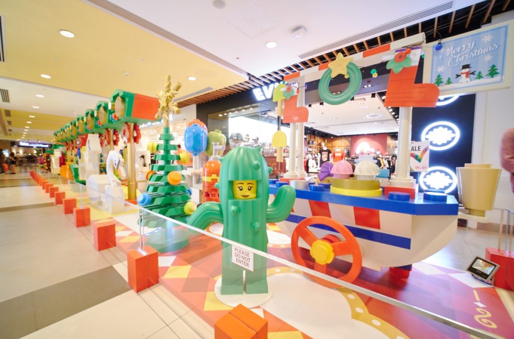 CapitaLand malls welcome the festive season with a massive LEGO showcase! Themed installations, giveaways, and cashbacks! Here’s everything you don’t want to miss – - Alvinology