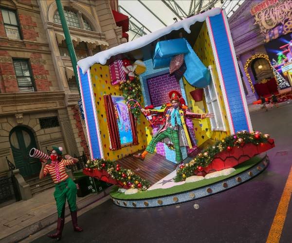 Universal Studios Singapore hosts first-ever Christmas Lucky Draw - up to S$60,000 worth of prizes up for grabs! Double Here’s how to double your chances of winning – - Alvinology