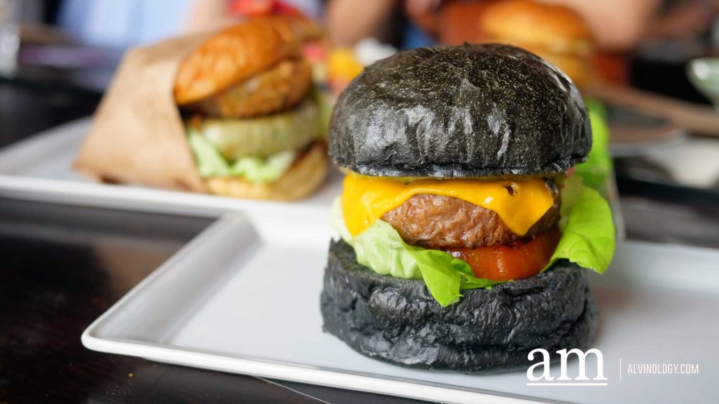 [Review] New Juicy Lucy Burger and Dry-aged patty upgrade option at 25 Degrees Singapore at hotel G - Alvinology
