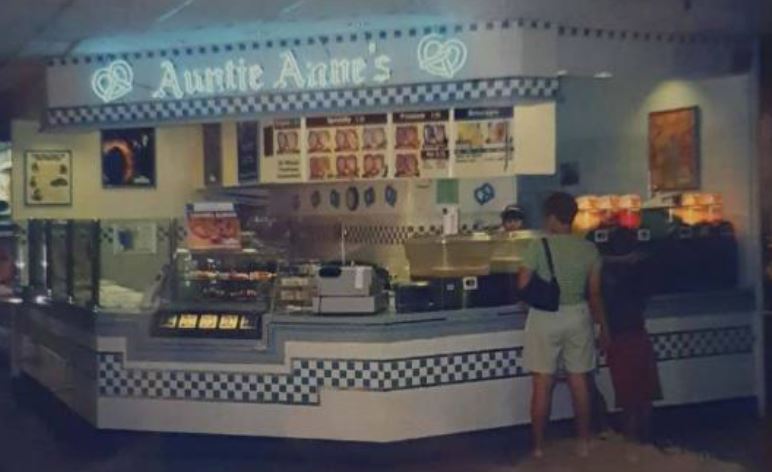 Auntie Anne’s Celebrates 25 Years - say hello to limited-time flavours, locally designed merchandise, and a chance to learn how to bake the iconic Soft Pretzels! - Alvinology