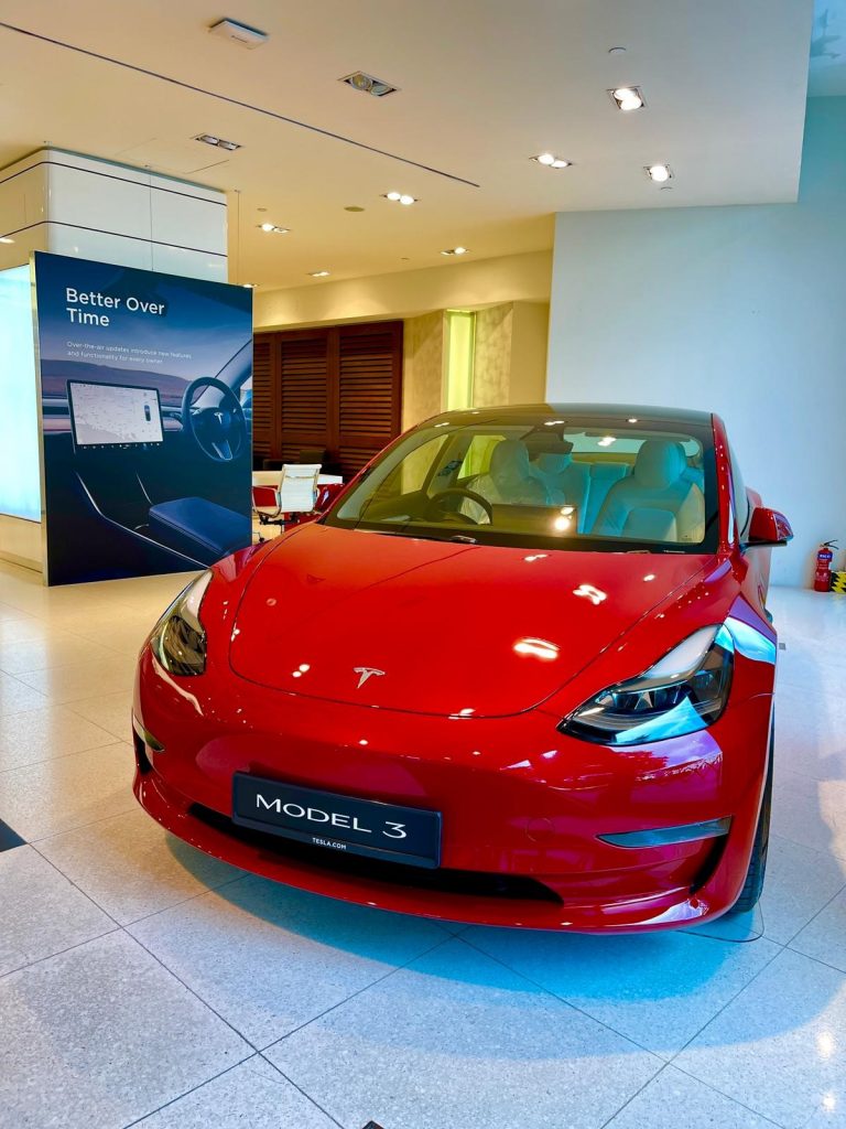Tesla’s first Singapore showroom opens in Raffles City featuring Tesla Model 3 - Alvinology