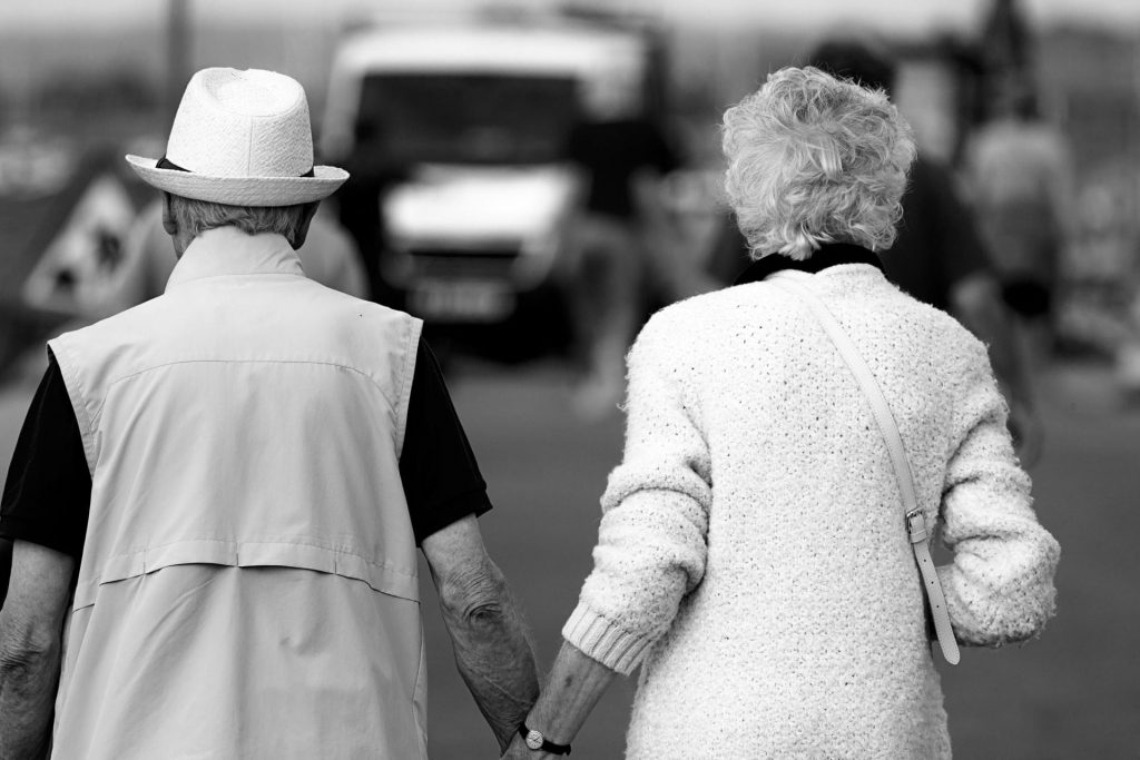 Role Reversal: How You Can Take Care of Your Grandparents - Alvinology