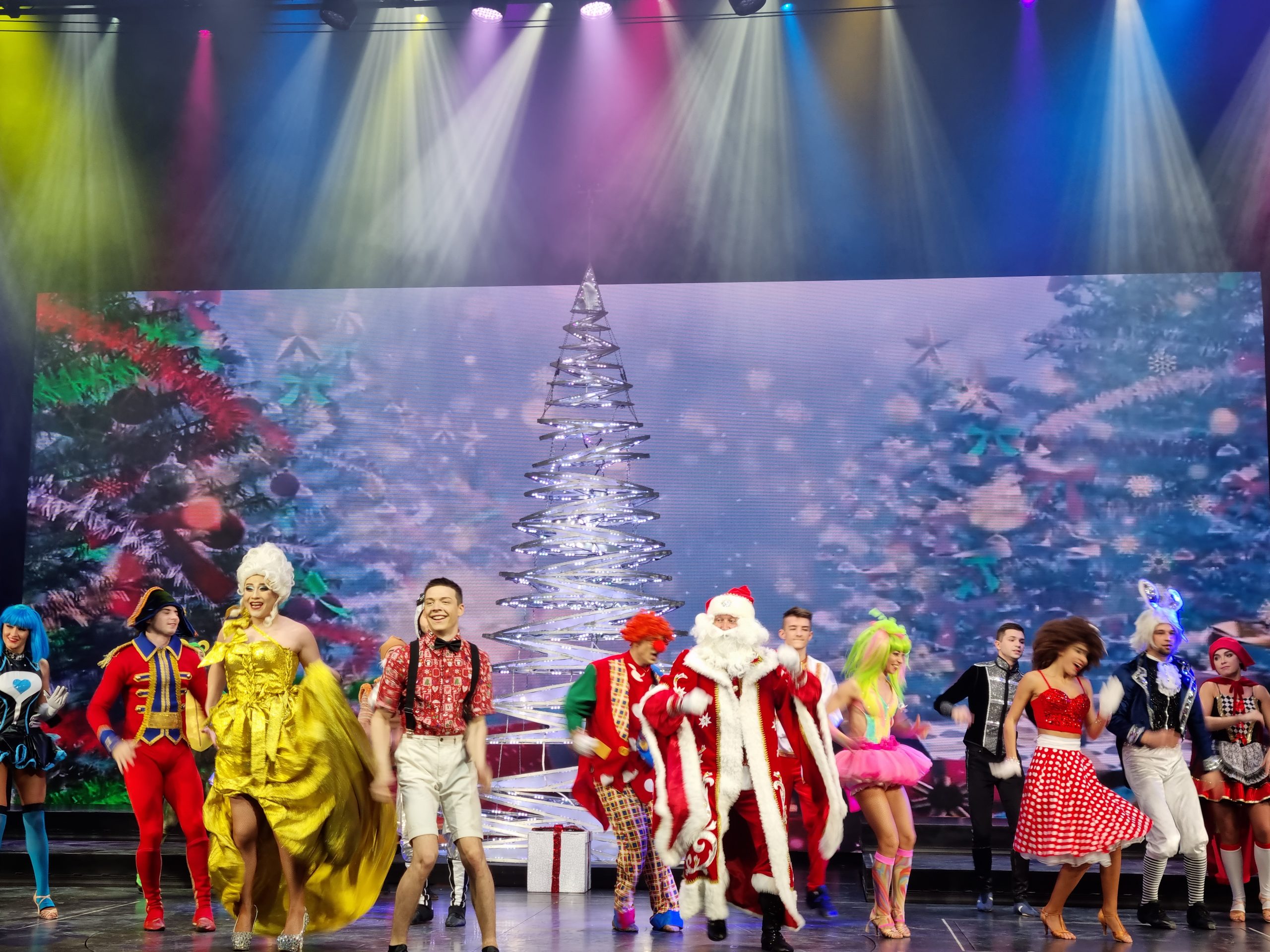 [What to expect] Christmas-themed Cruise with Dream Cruises: Enchanting performances, feasts, crafts and more - Alvinology