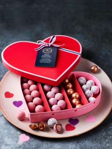 [BUY 3 GET 1] Find the perfect gifts and tokens of love to be treasured in Marks & Spencer’s Valentine’s Day collection! See them here – - Alvinology