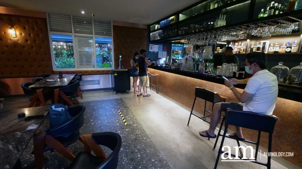 [Review] YOUNGs Bar & Restaurant @ Seletar Aerospace park - Alvinology