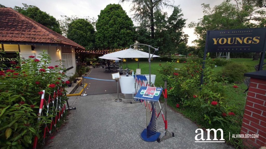 [Review] YOUNGs Bar & Restaurant @ Seletar Aerospace park - Alvinology