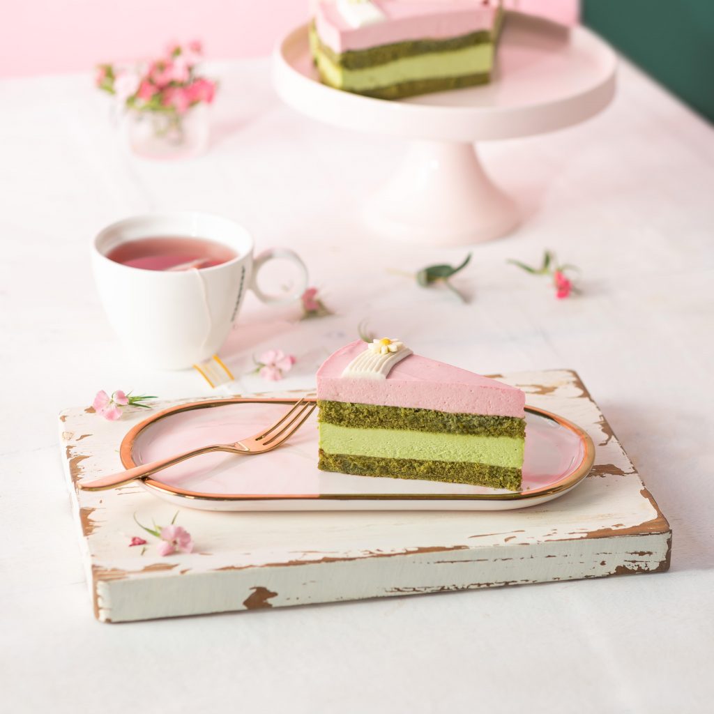 Savour the flavour of Spring with Starbucks New Instagram-able Strawberry Sips and Desserts - Alvinology