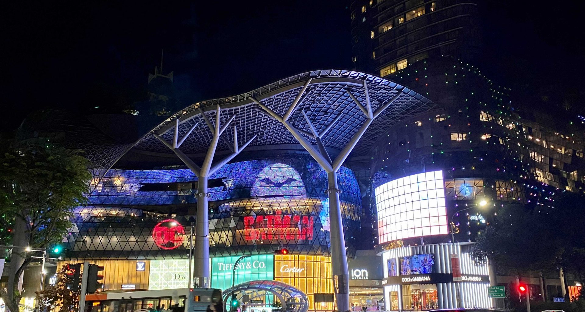 Test Your Bat-wits and help Robert Pattinson’s “The Batman” solve the S$400-Challenge today at Orchard Road - Alvinology