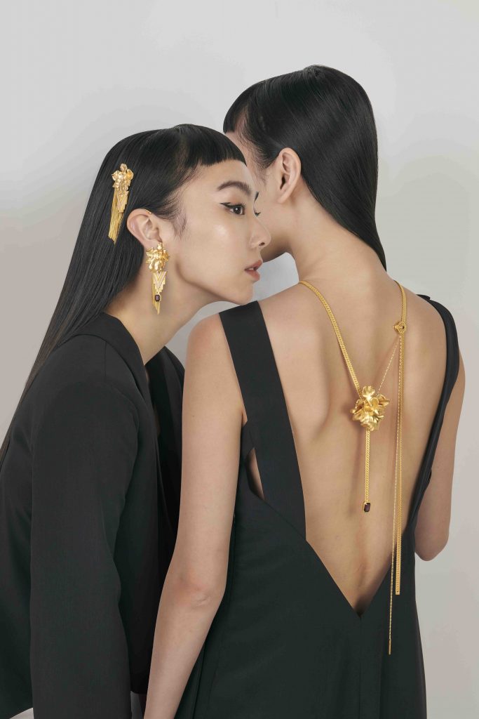 Why Jewelry and Hair Accessories Are Essential for a Complete Look - Alvinology