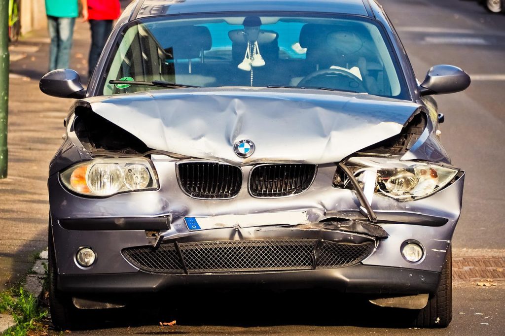 A Legal Perspective on Car Collisions: When You Should Call a Lawyer - Alvinology